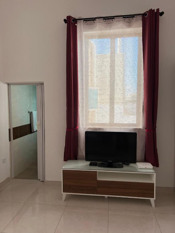 Room With Private Bathroom Sliema Buitenkant foto